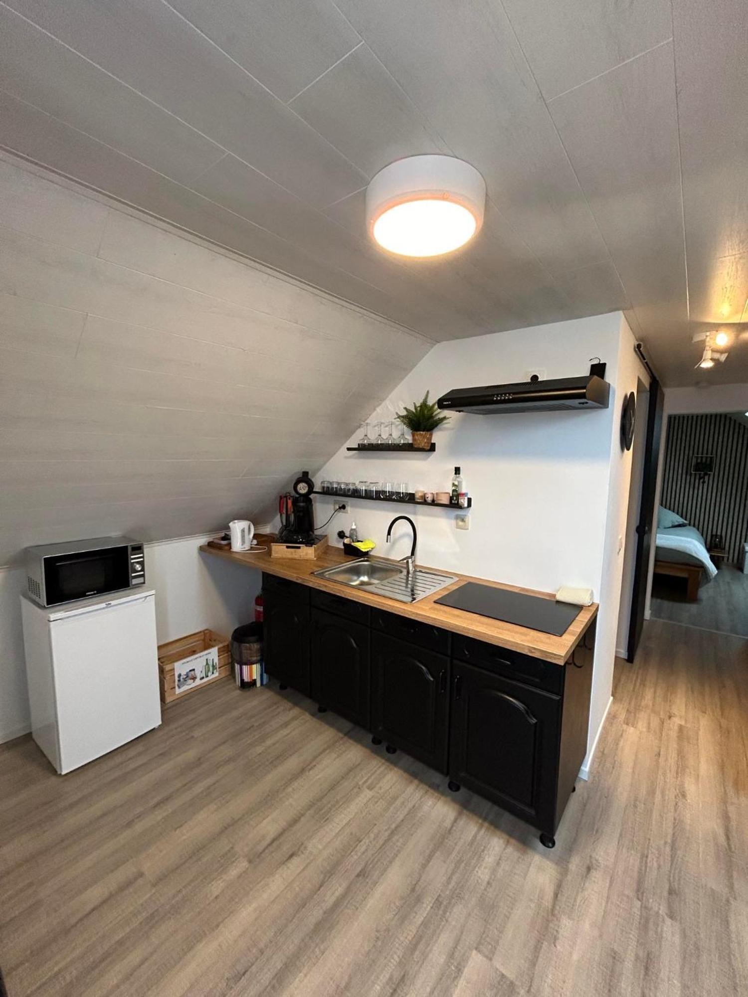 Chez Dimi Et Mary Apartment Marche-en-Famenne Bagian luar foto